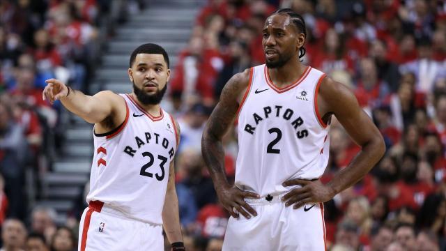 fred-vanvleet-and-kawhi-leonard_15s29j886a09q1kflww8avq0gv.jpg